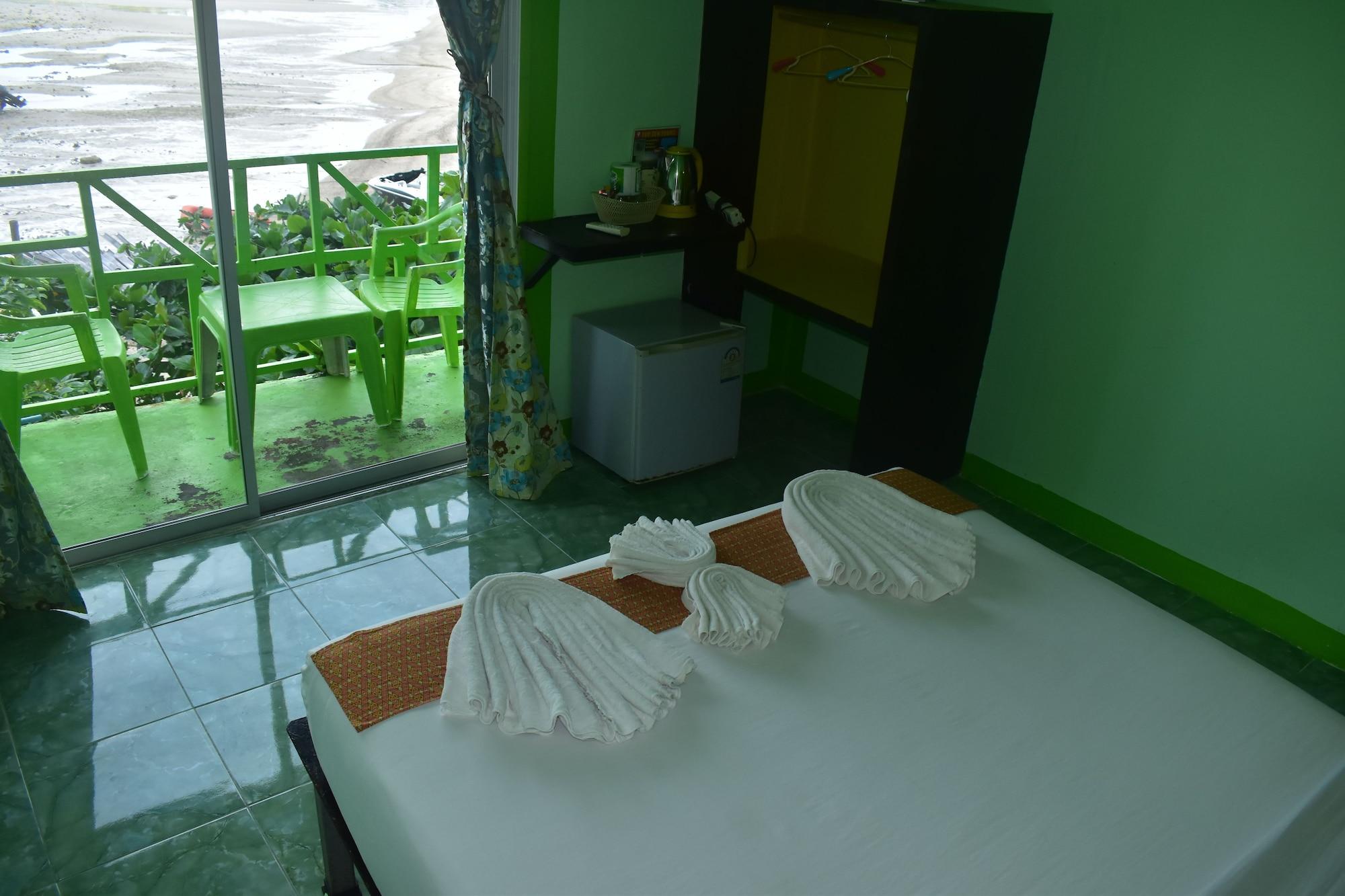 Phi Phi Beach Front Resort Exterior photo