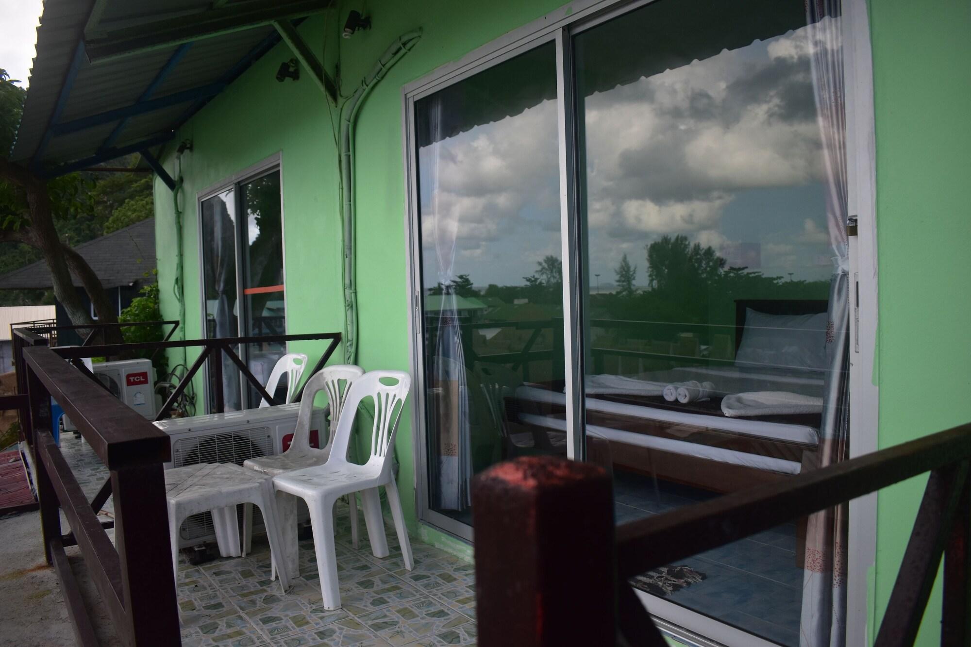 Phi Phi Beach Front Resort Exterior photo
