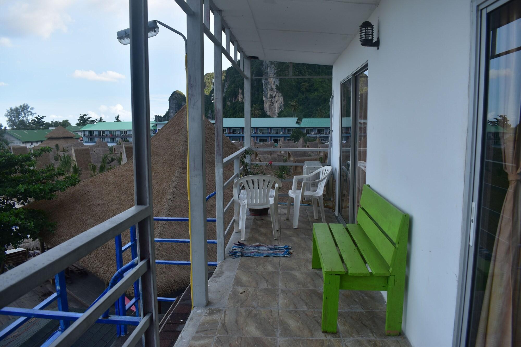 Phi Phi Beach Front Resort Exterior photo