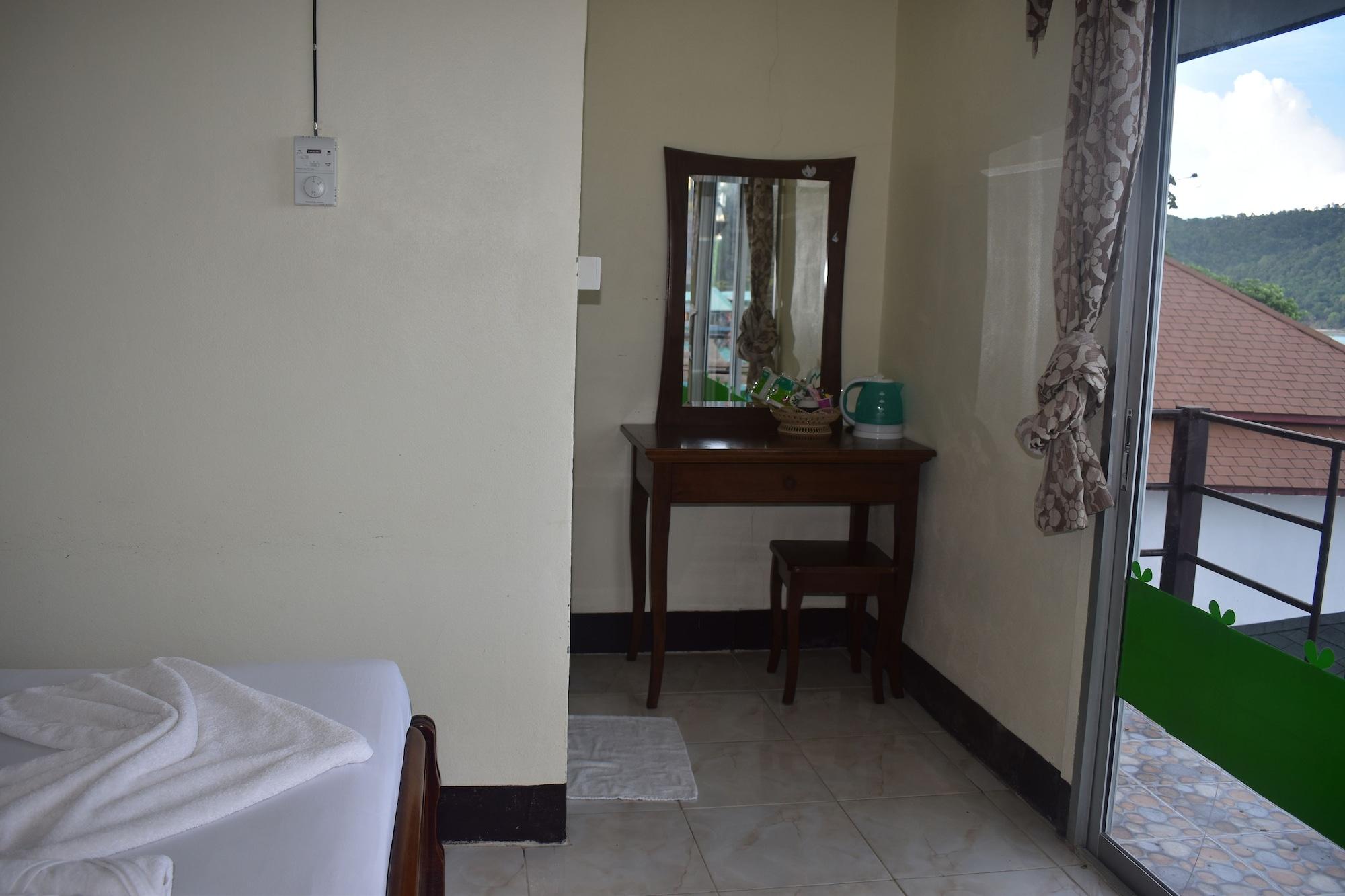 Phi Phi Beach Front Resort Exterior photo