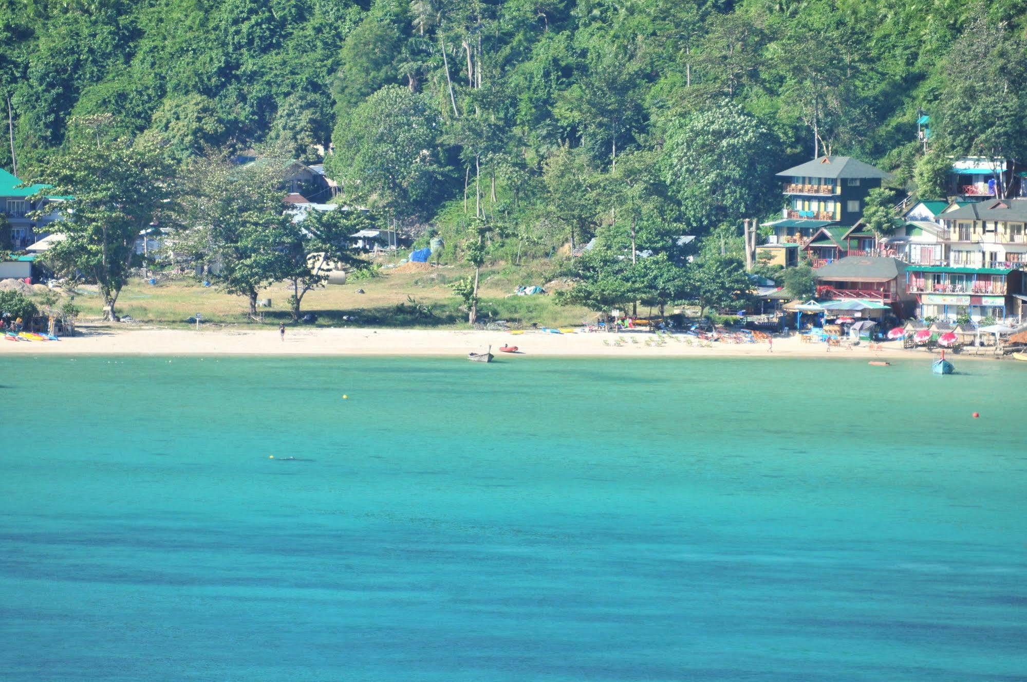 Phi Phi Beach Front Resort Exterior photo